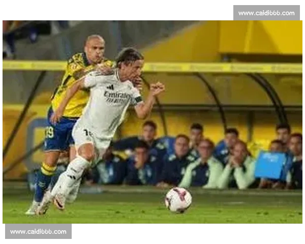 莫伦特斯怒批维尼修斯：皇马容不下无礼的天赋