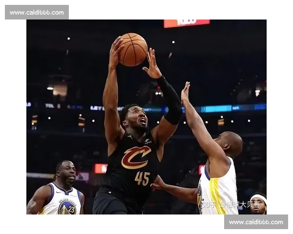 骑士勇士再度碰撞巅峰对决书写NBA宿命之战新篇章传奇延续之夜